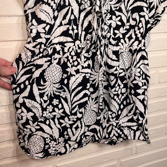 Loft Black and White Pineapple Ruffle Halter Top, Women Size Small - Picture 3 of 9